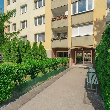 Team Flat & Urban Family Comfort - Homebase With A Castle View Appartement *