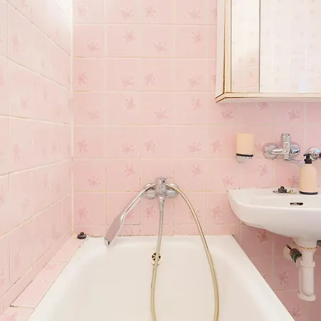 Team Flat & Urban Family Comfort - Homebase With A Castle View Братислава