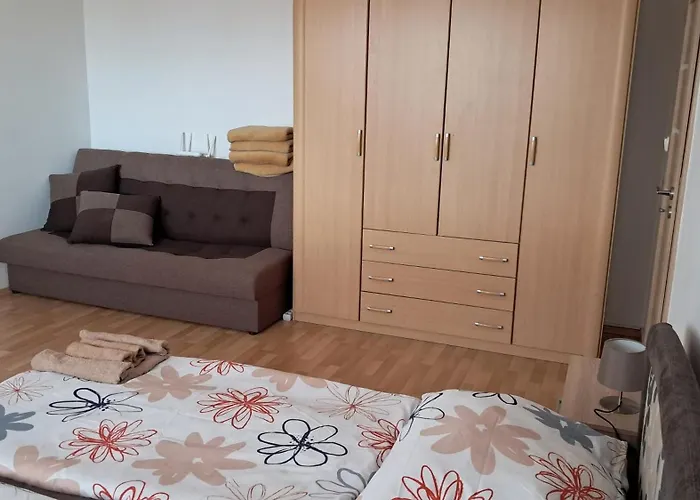 Team Flat & Urban Family Comfort - Homebase With A Castle View * Bratislava