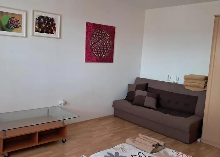 Team Flat & Urban Family Comfort - Homebase With A Castle View Apartmán