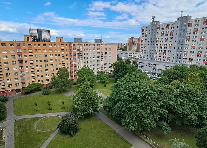 Team Flat & Urban Family Comfort - Homebase With A Castle View Bratislava