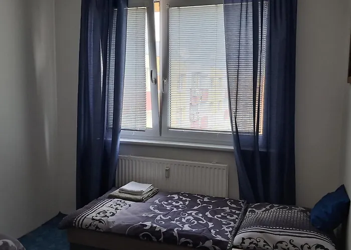 Team Flat & Urban Family Comfort - Homebase With A Castle View *