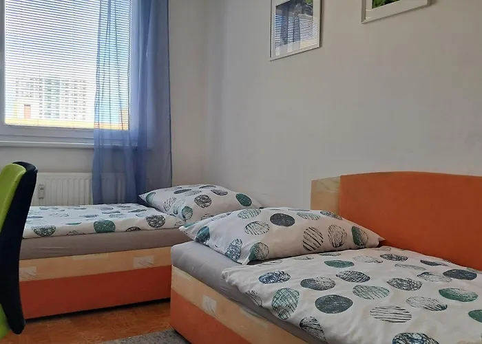 Team Flat & Urban Family Comfort - Homebase With A Castle View Bratislava