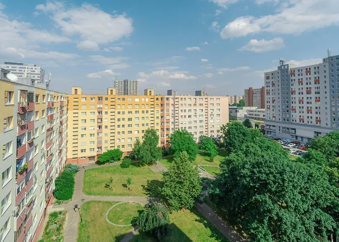 Team Flat & Urban Family Comfort - Homebase With A Castle View *