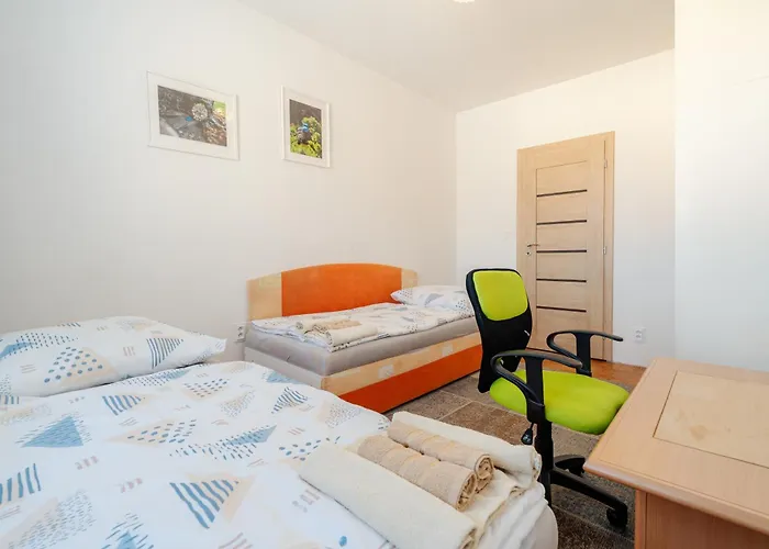 Team Flat & Urban Family Comfort - Homebase With A Castle View Apartmán Bratislava