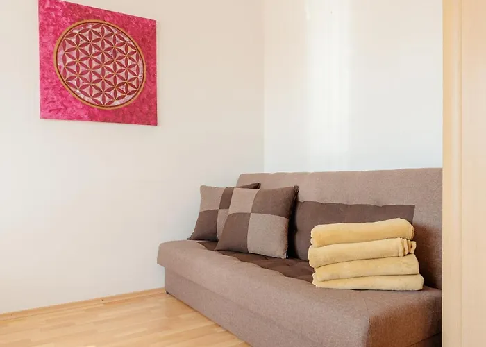 Team Flat & Urban Family Comfort - Homebase With A Castle View Appartement