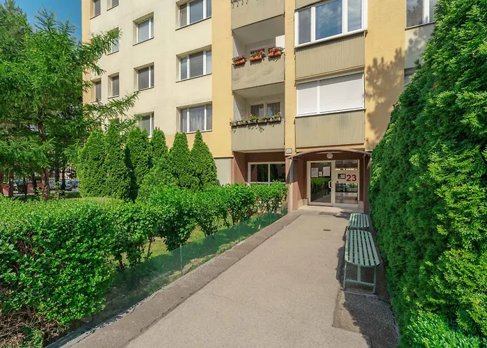 Team Flat & Urban Family Comfort - Homebase With A Castle View Apartmán *