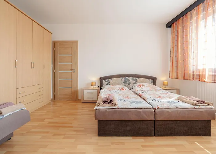 Appartement Team Flat & Urban Family Comfort - Homebase With A Castle View