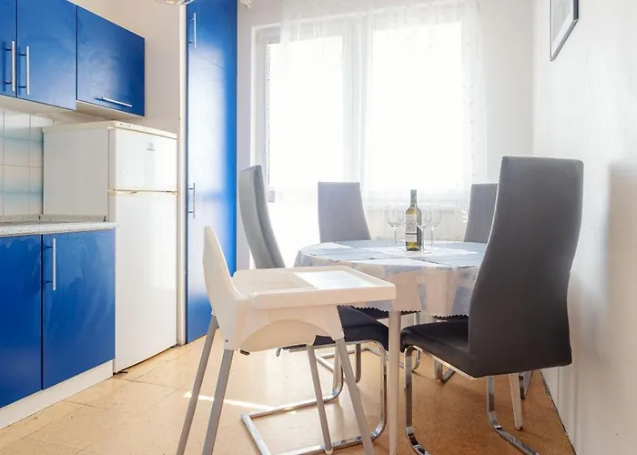 Team Flat & Urban Family Comfort - Homebase With A Castle View Apartmán Bratislava