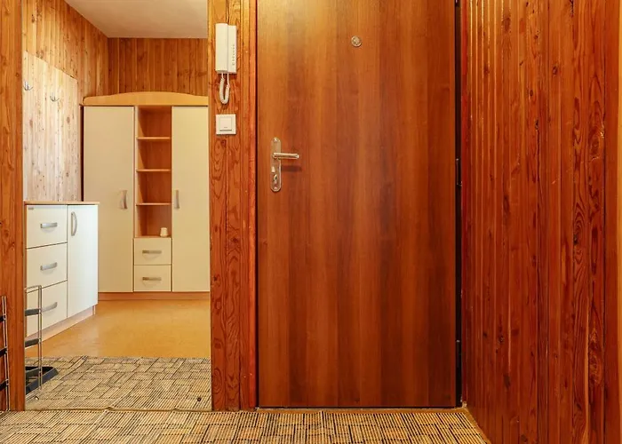 Team Flat & Urban Family Comfort - Homebase With A Castle View * Bratislava