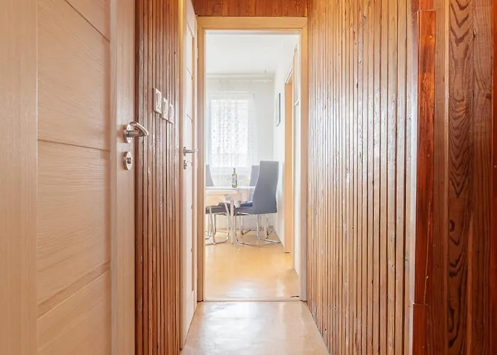 Team Flat & Urban Family Comfort - Homebase With A Castle View Apartmán