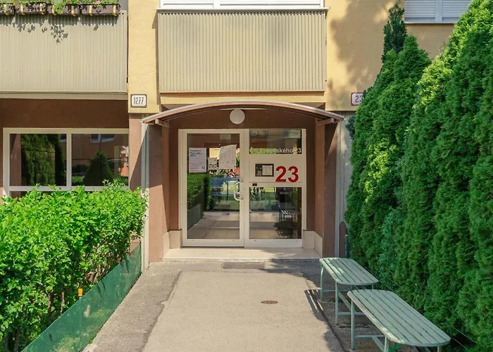 Team Flat & Urban Family Comfort - Homebase With A Castle View Apartmán Bratislava