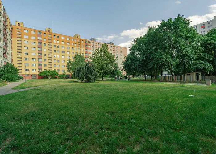 Team Flat & Urban Family Comfort - Homebase With A Castle View Bratislava