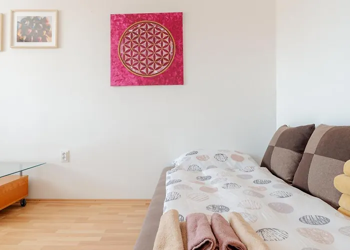 Team Flat & Urban Family Comfort - Homebase With A Castle View Appartement