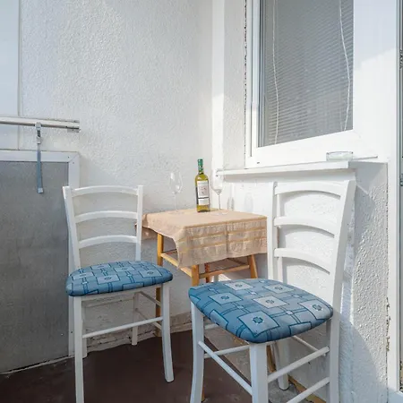 Apartment Team Flat & Urban Family Comfort - Homebase With A Castle View