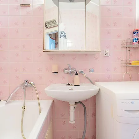 Team Flat & Urban Family Comfort - Homebase With A Castle View * Pressburg