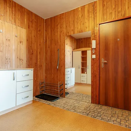 Apartment Team Flat & Urban Family Comfort - Homebase With A Castle View *