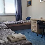 Apartment Team Flat & Urban Family Comfort - Homebase With A Castle View *