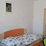 Team Flat & Urban Family Comfort - Homebase With A Castle View * Bratislava