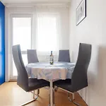 Apartment Team Flat & Urban Family Comfort - Homebase With A Castle View Bratislava
