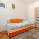 Team Flat & Urban Family Comfort - Homebase With A Castle View Apartment Bratislava