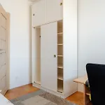 Apartment Team Flat & Urban Family Comfort - Homebase With A Castle View *