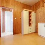 Team Flat & Urban Family Comfort - Homebase With A Castle View Apartment