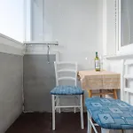 Team Flat & Urban Family Comfort - Homebase With A Castle View Apartment