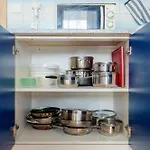 Team Flat & Urban Family Comfort - Homebase With A Castle View