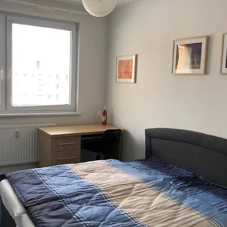 Team Flat & Urban Family Comfort - Homebase With A Castle View Apartment *