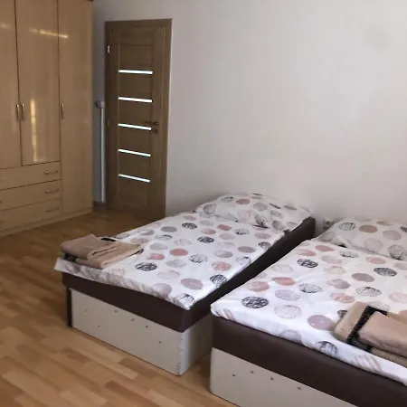 Apartment Team Flat & Urban Family Comfort - Homebase With A Castle View *