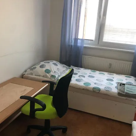 Team Flat & Urban Family Comfort - Homebase With A Castle View Bratislava