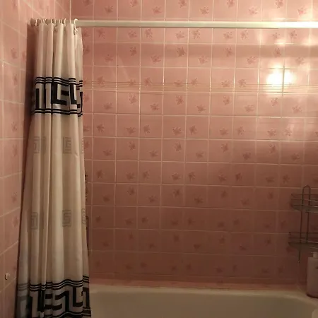 Apartment Team Flat & Urban Family Comfort - Homebase With A Castle View