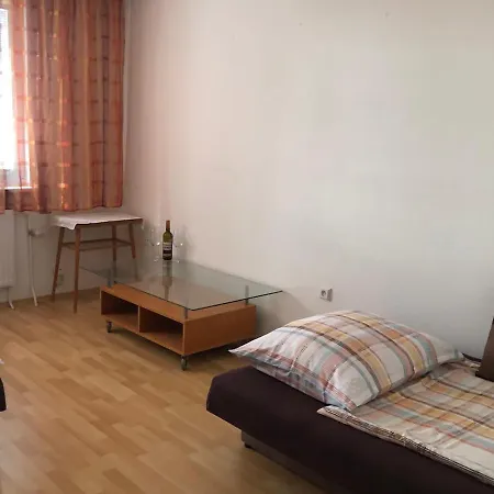 Team Flat & Urban Family Comfort - Homebase With A Castle View * Bratislava