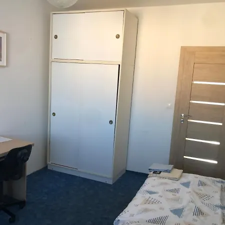 Apartment Team Flat & Urban Family Comfort - Homebase With A Castle View *