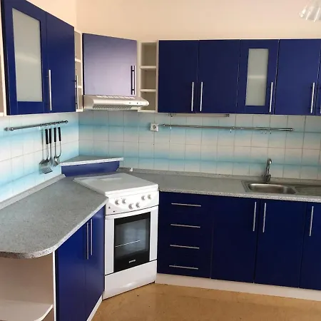 Apartment Team Flat & Urban Family Comfort - Homebase With A Castle View *