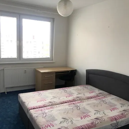 Apartment Team Flat & Urban Family Comfort - Homebase With A Castle View