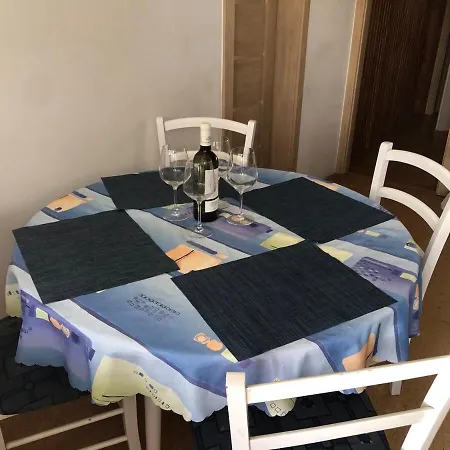 Apartment Team Flat & Urban Family Comfort - Homebase With A Castle View *