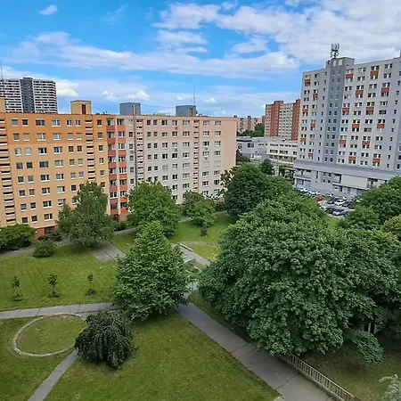 Team Flat & Urban Family Comfort - Homebase With A Castle View Bratislava