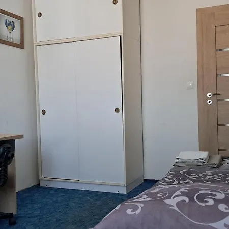 Team Flat & Urban Family Comfort - Homebase With A Castle View ברטיסלאבה