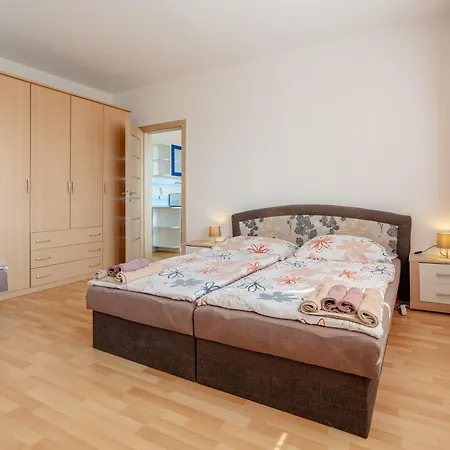 Team Flat & Urban Family Comfort - Homebase With A Castle View * ברטיסלאבה