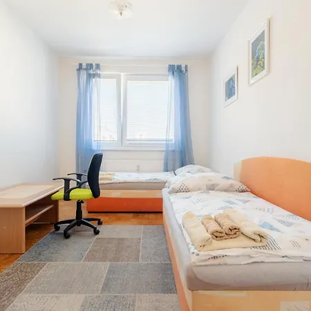 דירה Team Flat & Urban Family Comfort - Homebase With A Castle View *