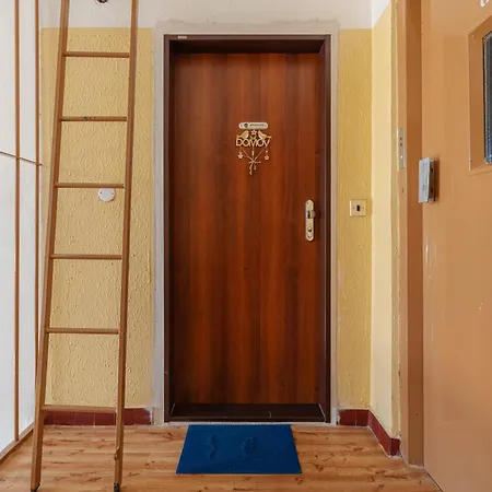 Team Flat & Urban Family Comfort - Homebase With A Castle View * ברטיסלאבה