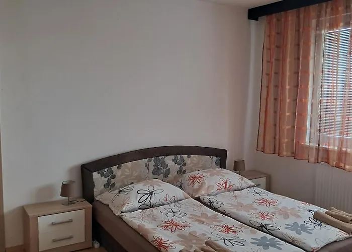 Team Flat & Urban Family Comfort - Homebase With A Castle View Appartement