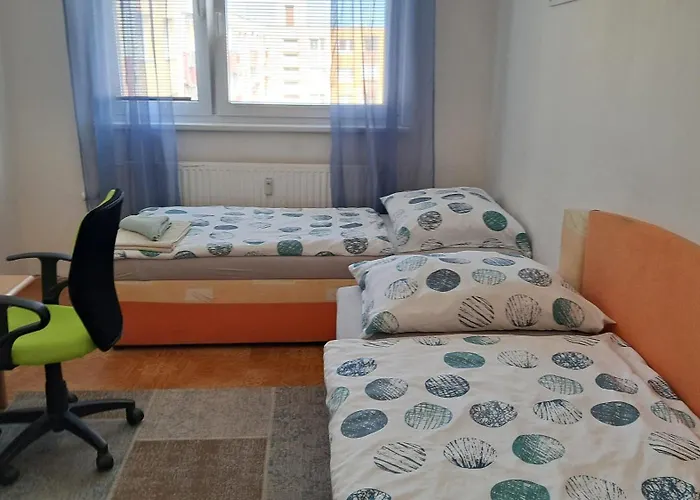 Team Flat & Urban Family Comfort - Homebase With A Castle View Appartement