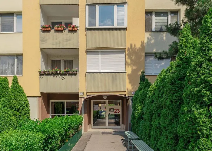 Team Flat & Urban Family Comfort - Homebase With A Castle View Appartement