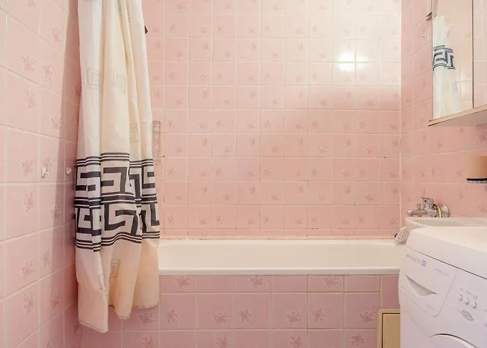 Team Flat & Urban Family Comfort - Homebase With A Castle View * Bratislava